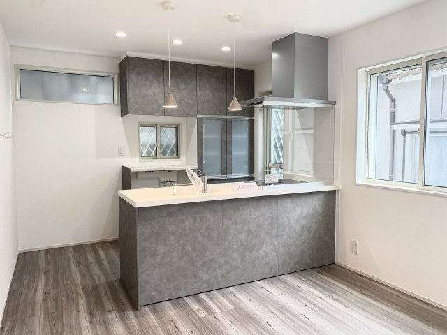 武岡4丁目　S-pasio　B棟の居間・リビング|※イメージ
リビングを見渡せるオープンフラットシステムキッチンです。