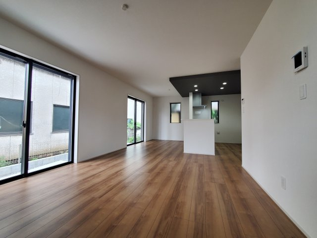 吉川市　大字保　新築戸建　全1棟の居間・リビング|施工例です