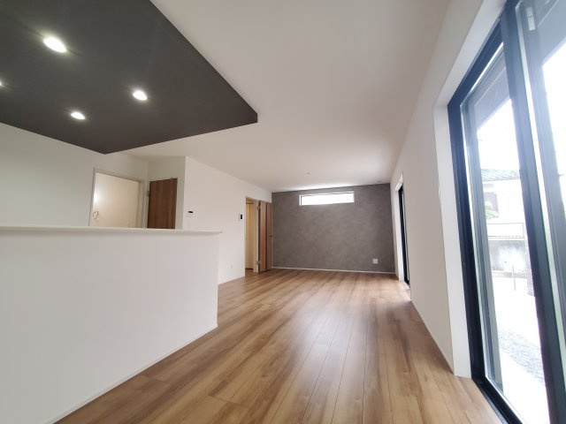 吉川市　大字保　新築戸建　全1棟の居間・リビング|施工例です