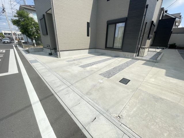 中古戸建・中古住宅　太田市飯塚町　九合小学校・東中学校の駐車場|並列で2台駐車できます！
