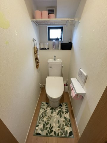 中古戸建・中古住宅　太田市飯塚町　九合小学校・東中学校のトイレ|温水洗浄便座付きトイレは1階と2階にあり、来客用とプライベートで分けて使うこともでき便利です！