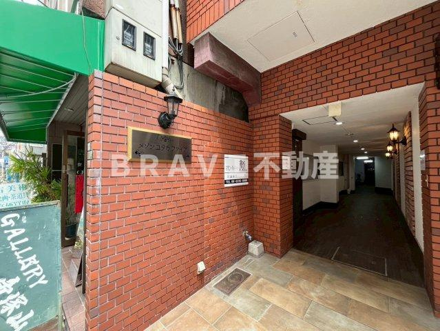 メゾンユタカファイブのエントランス