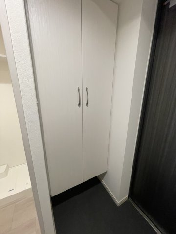 ファーストフィオーレ東灘の玄関