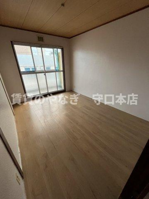 【洋室】 | レジデンス東門真 | 向かって右側の洋室です