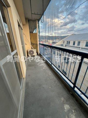 【バルコニー】 | レジデンス東門真 | 外からの目が気にならないバルコニーで洗濯物が干せます