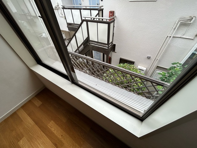 リュ・プラタンのバルコニー