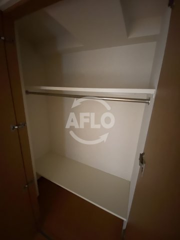 リーガルニシテンマスリーの収納|リーガル西天満III　クローゼット