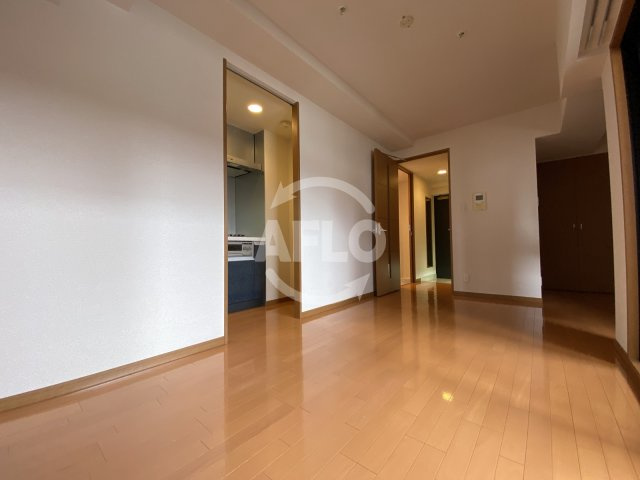 リーガルニシテンマスリーの居間・リビング|リーガル西天満III　リビング