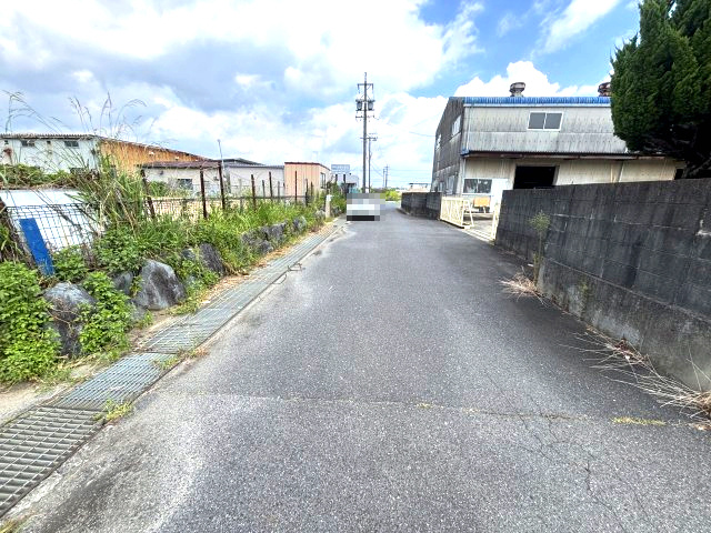 【前面道路含む現地写真】の画像