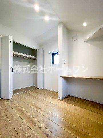 西多摩郡瑞穂町長岡　新築戸建の洋室|使い勝手のいい洋室です