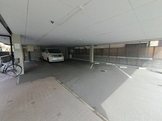 リバービレッジ上甲子園の駐車場