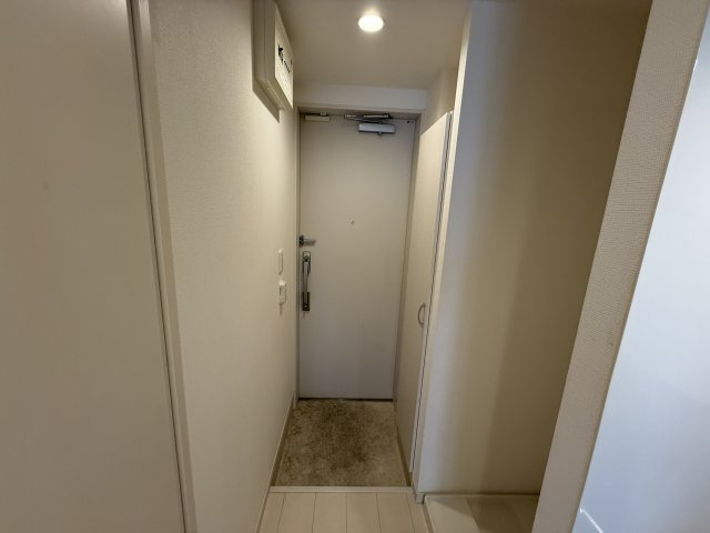 リブリ・ボヌール城南の玄関