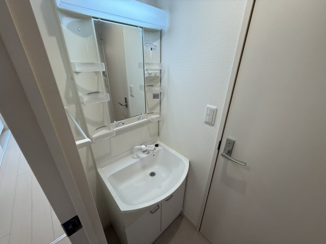 リブリ・ボヌール城南の独立洗面台