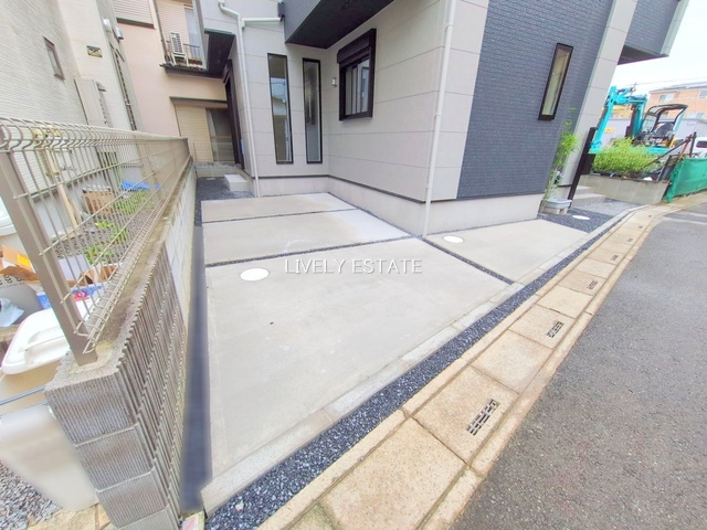 草加市松江3丁目 新築分譲住宅の駐車場