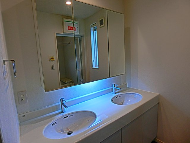 スカイタウン土気105号棟の独立洗面台
