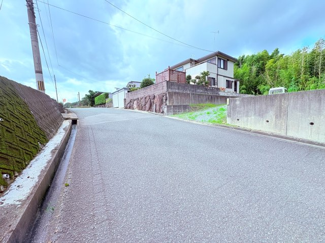 売地)八女市豊福の前面道路含む現地写真