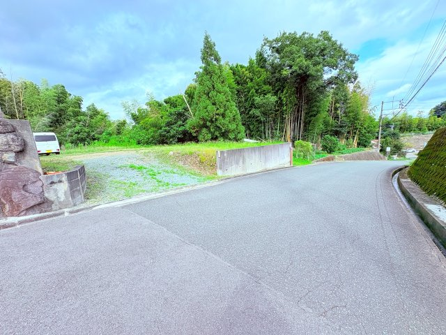 売地)八女市豊福の前面道路含む現地写真