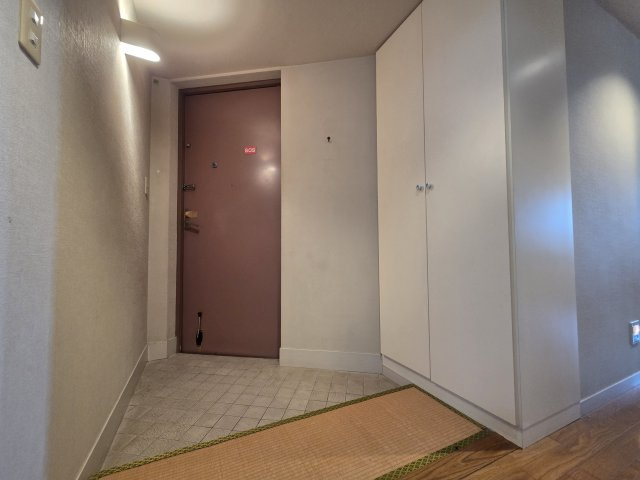 〈コモンシティ湘南衣笠サウス・リッジ〉最上階！陽当り良好！の玄関