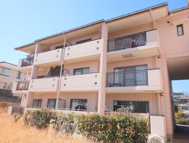 ヒルクレストあやめ池のエントランス