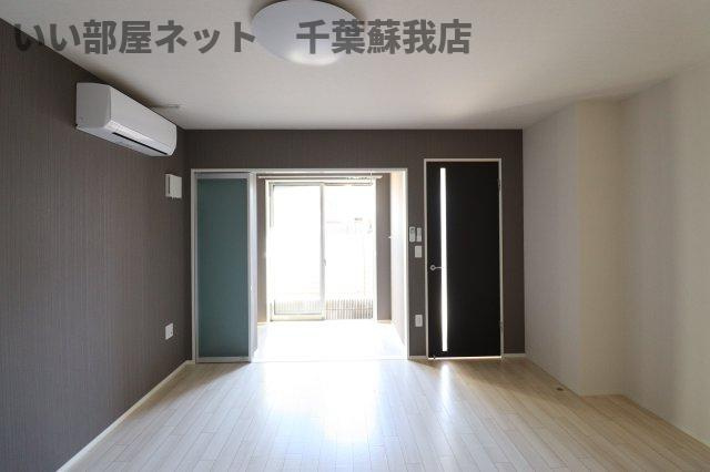 （仮称）千葉市中央区矢作町新築アパートの居間・リビング|こちらの居間で趣味の時間をお楽しみください