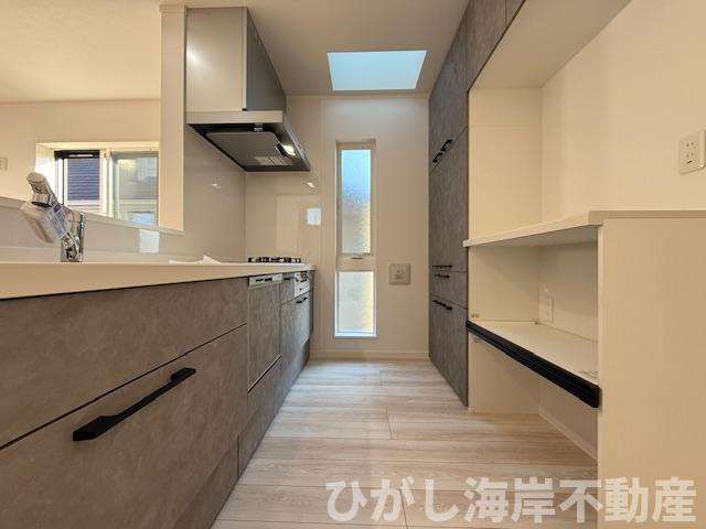平塚市龍城ヶ丘　新築戸建　全３棟のキッチン|キッチンスペース