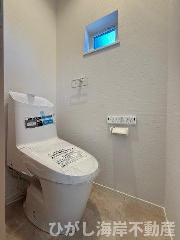 平塚市龍城ヶ丘　新築戸建　全３棟のトイレ|洗浄機能付きお手洗い