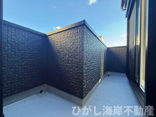 平塚市龍城ヶ丘　新築戸建　全３棟のバルコニー|東側バルコニー