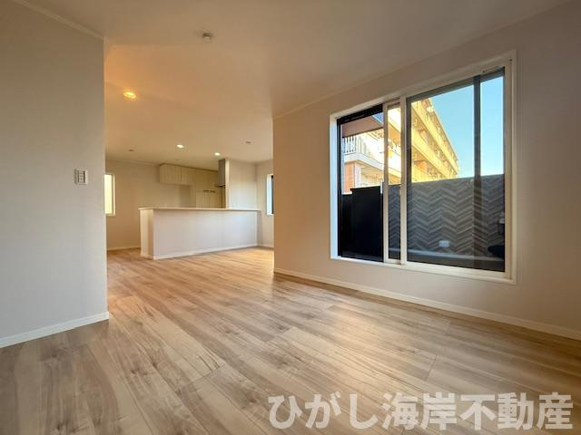 平塚市龍城ヶ丘　新築戸建　全３棟の居間・リビング|18.5帖　LDK