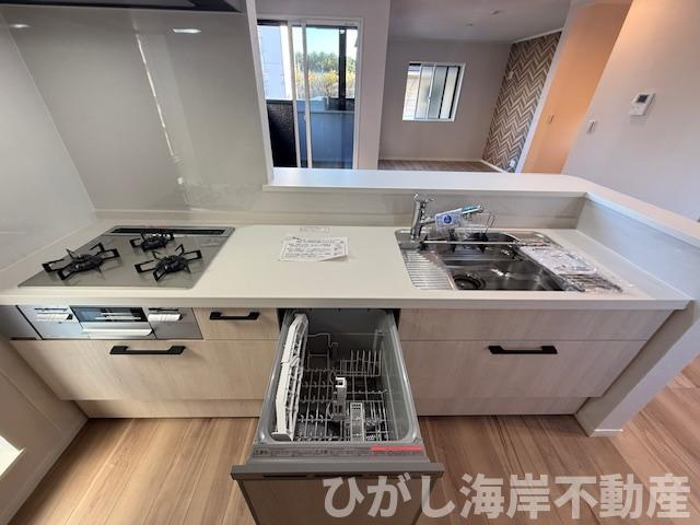 平塚市龍城ヶ丘　新築戸建　全３棟のキッチン|食洗器付きシステムキッチン