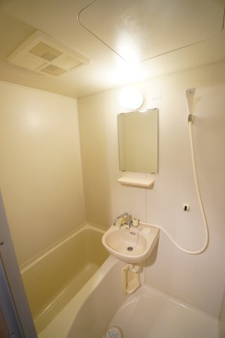 フラッツ風戸の浴室