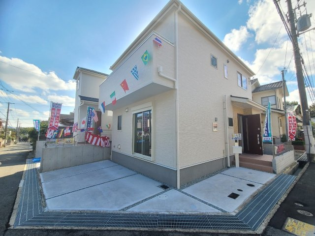 【外観：施工例】 | 仲田２丁目　新築戸建 | 同社同仕様写真です