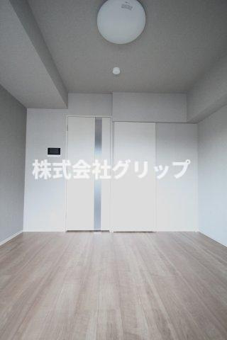 RELUXIA横濱吉野町Ⅲの居間・リビング