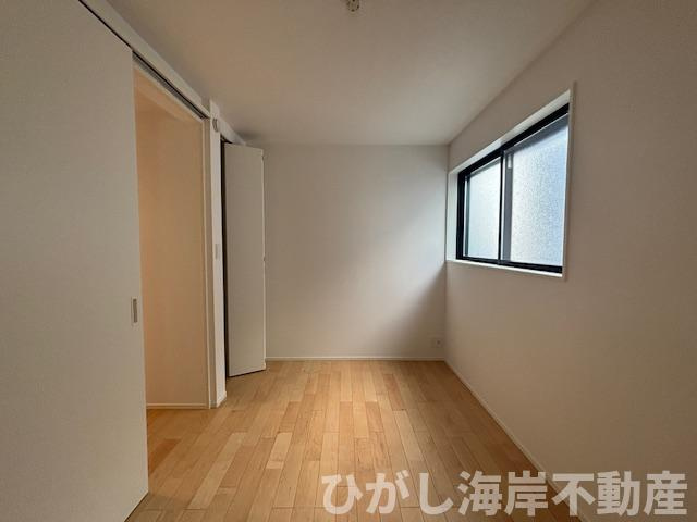 藤沢市鵠沼松が岡４丁目　新築戸建　全４棟の寝室|5帖　サービスルーム