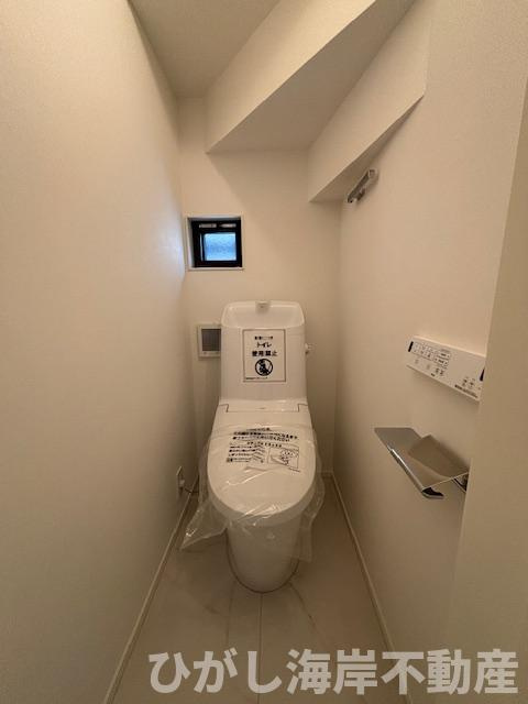 藤沢市鵠沼松が岡４丁目　新築戸建　全４棟のトイレ|洗浄機能付きお手洗い