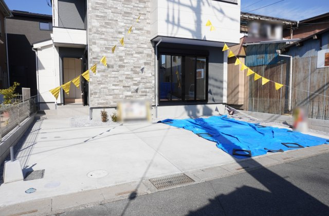 草加市西町 新築分譲住宅の前面道路含む現地写真