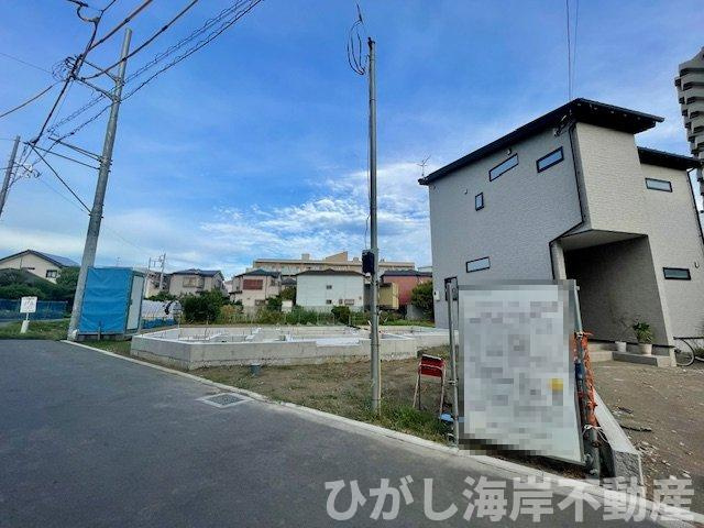 茅ヶ崎市本村4丁目　新築戸建　全２棟の前面道路含む現地写真|9月2日撮影　建築中　現地外観