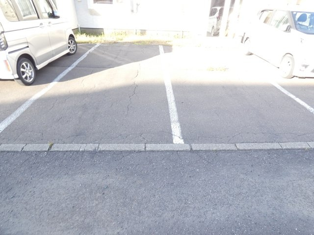 アビタシオン芦野の駐車場