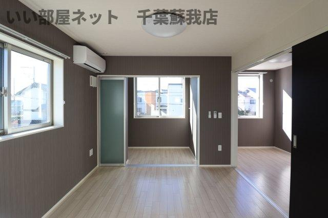 （仮称）千葉市中央区矢作町新築アパートの居間・リビング|こちらの居間で趣味の時間をお楽しみください