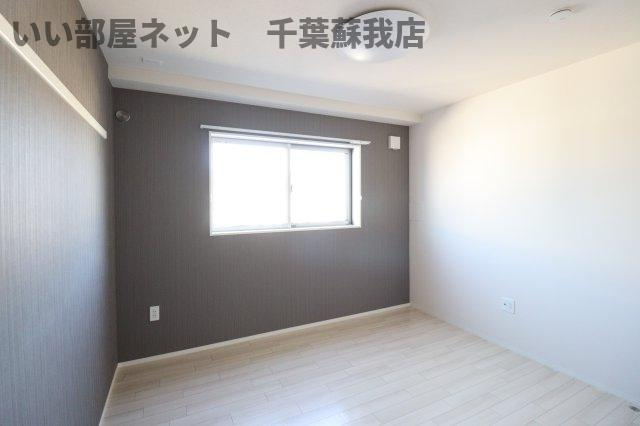 （仮称）千葉市中央区矢作町新築アパートの寝室|落ち着いた色調の寝室です