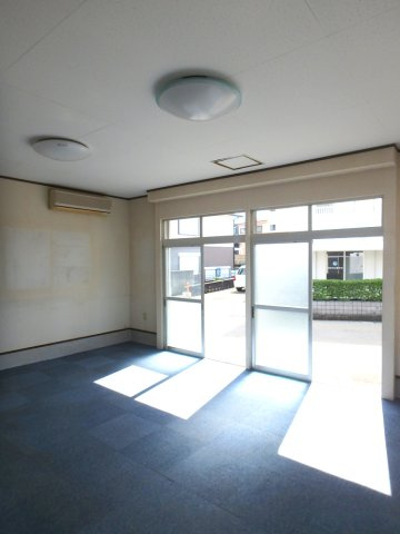 小林参番館