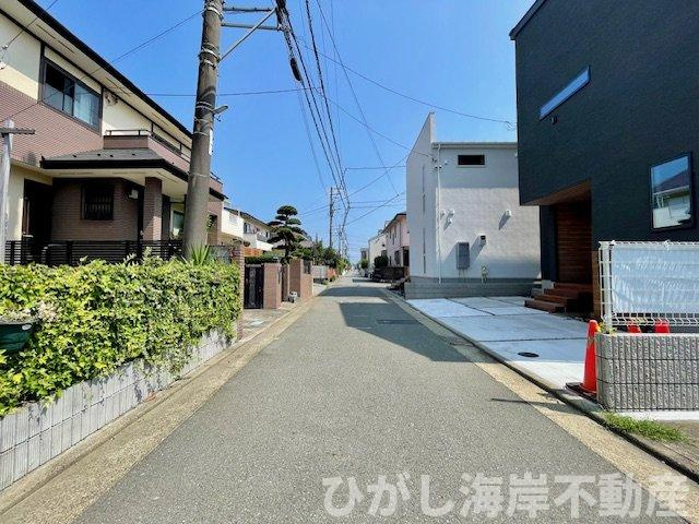 藤沢市鵠沼海岸６丁目　新築戸建　全２棟の前面道路含む現地写真|現地外観