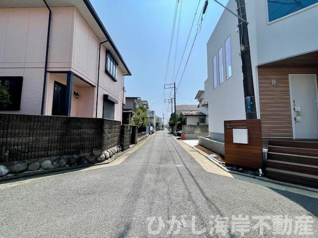 藤沢市鵠沼海岸６丁目　新築戸建　全２棟の前面道路含む現地写真|現地外観