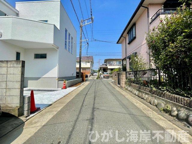 藤沢市鵠沼海岸６丁目　新築戸建　全２棟の前面道路含む現地写真|現地外観