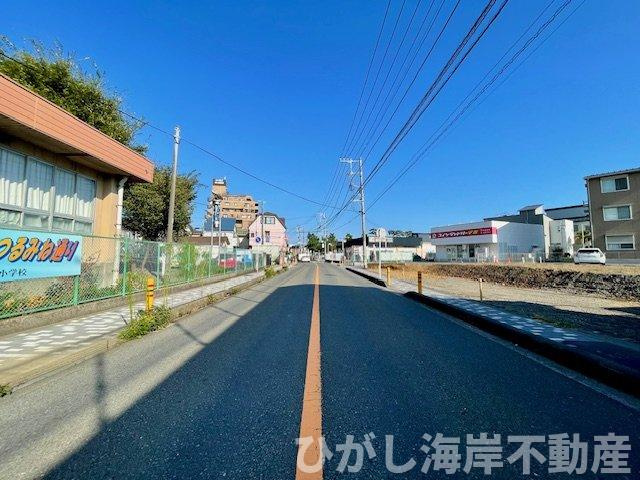 茅ヶ崎市下町屋3丁目　売地　全3区画の前面道路含む現地写真|現地外観