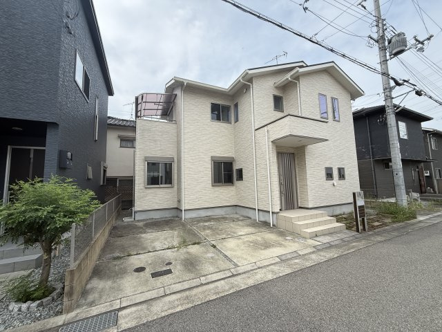 西区玉津町今津中古戸建の外観