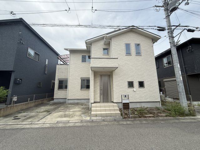 西区玉津町今津中古戸建の前面道路含む現地写真