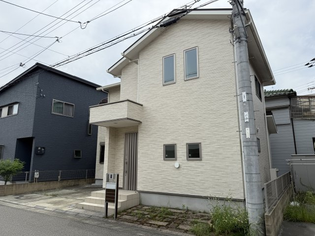 西区玉津町今津中古戸建の外観