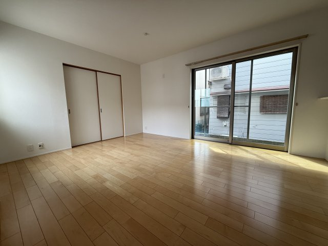 西区玉津町今津中古戸建の洋室