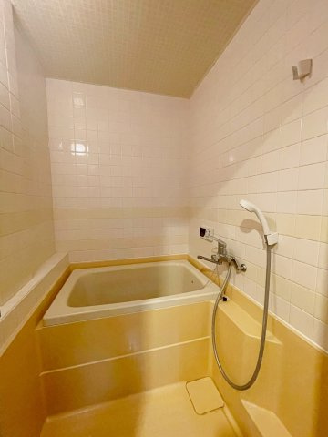 UJビル宝塚の浴室|コンパクトで使いやすいお風呂です