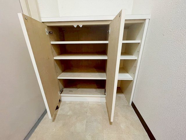UJビル宝塚の収納|こまごまとしたものを収納できそうですね